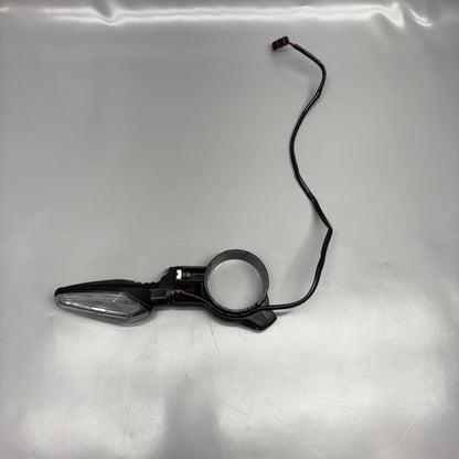 7108274 BMW R12 NINE T SIGNAL LIGHT RIGHT FRONT 2022 2023 2024 2025 OEM 7108274