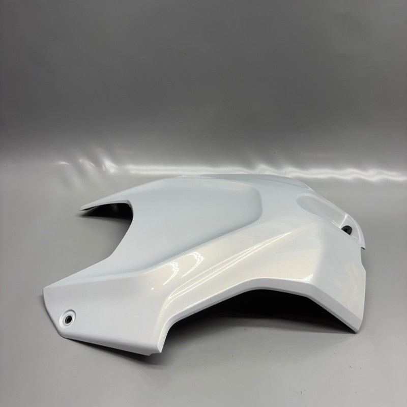 BMW S1000R FUEL TANK CENTER COVER 2020 2021 2022 2023 2024 OEM 8569770