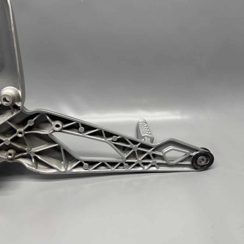 BMW G310R US FOOT REST PEG MOUNT RIGHT 2016 2017 2018 2019 2020 OEM
