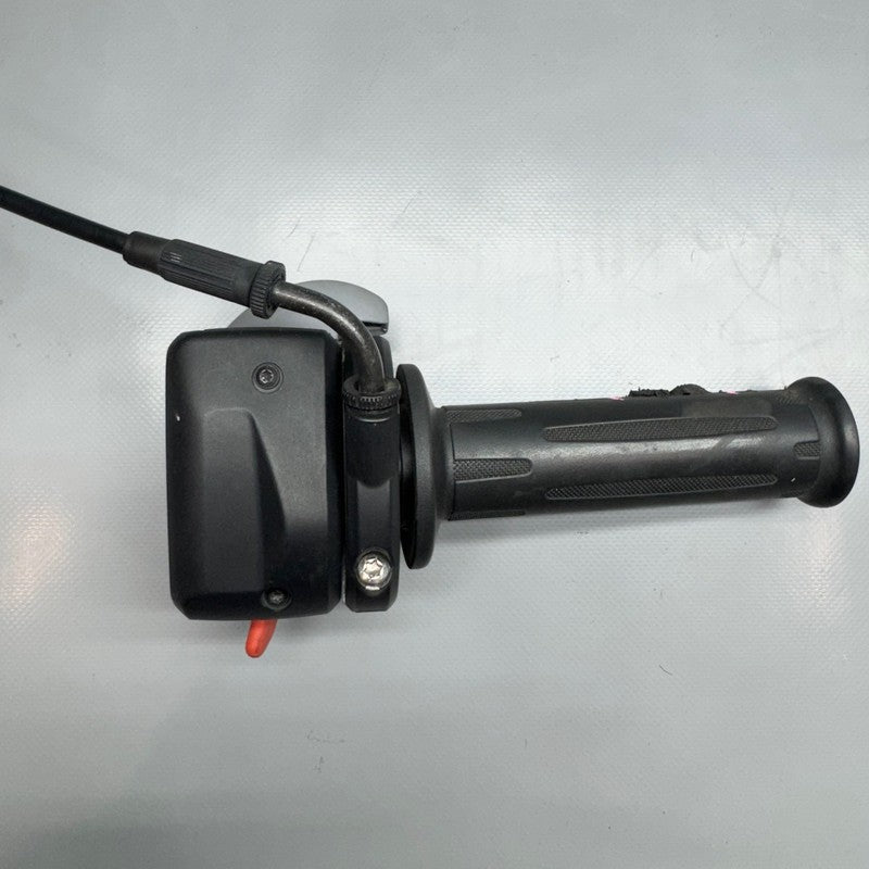 F800ST BMW F800ST HANDLE GRIP RIGHT WITH SWITCH 2005 2006 2007 2008 2009 2010 2011 OEM