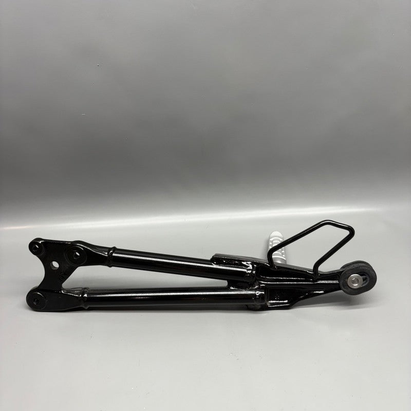 G310 GS BMW G310 GS FOOTREST BRACKET RIGHT REAR 2016-2020 2021 2022 2023 2024 2025 OEM