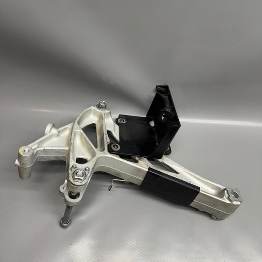 BMW G650X K15 MOUNT FOR STRUT 2006 2007 2008 2009 OEM 7696700