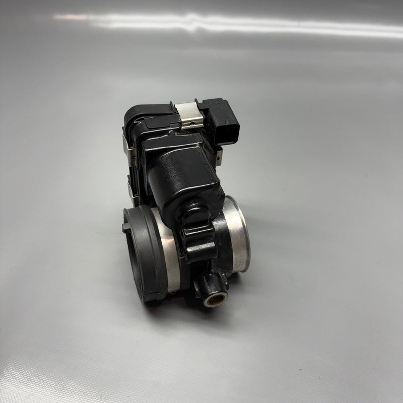 BMW R1300GS TROPHY THROTTLE HOUSING VALVE 2022 2023 2024 2025 OEM 8568