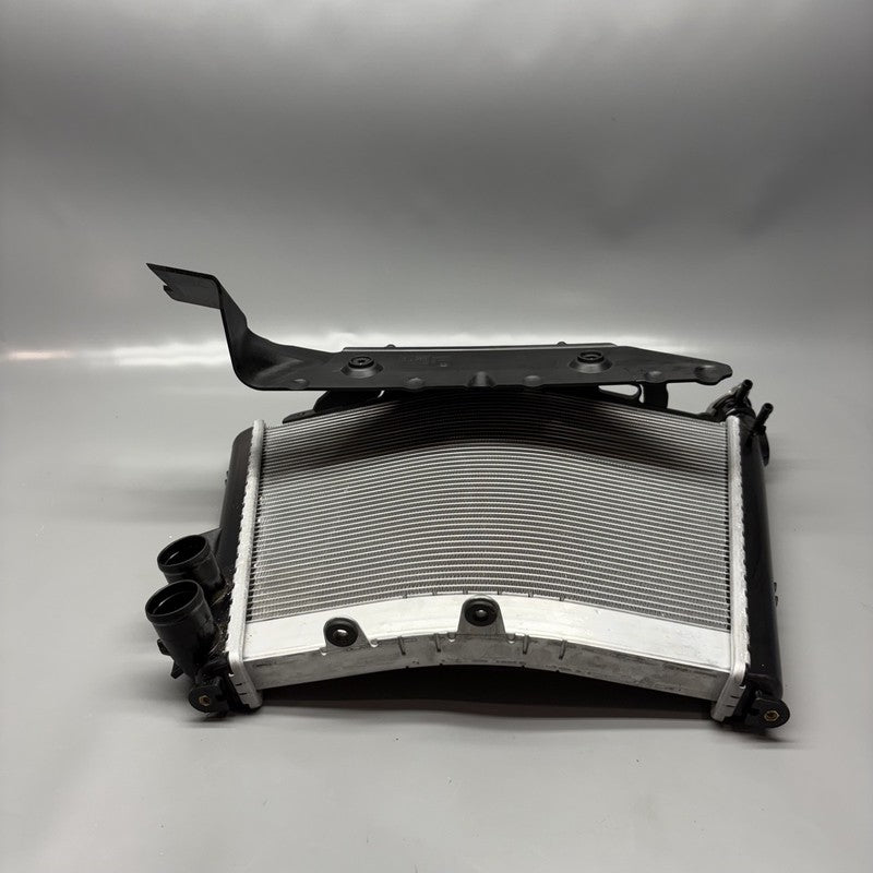 8356804 BMW M1000R RADIATOR 2021 2022 2023 2024 OEM 8356804