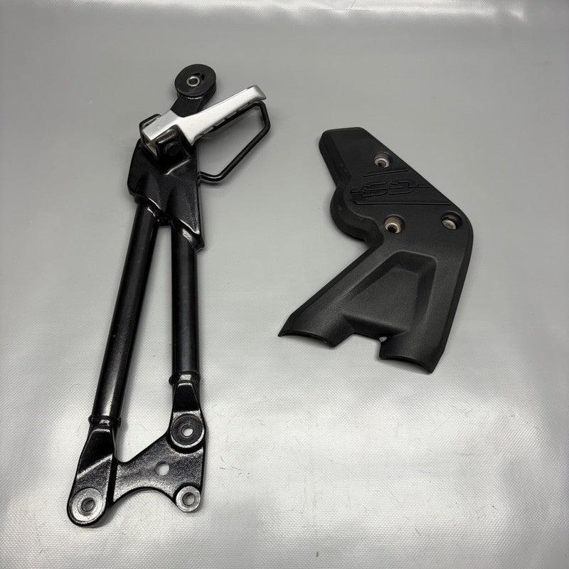BMW G310GS FOOTREST BRACKET RIGHT REAR 2016-2020 2021 2022 2023 2024 2