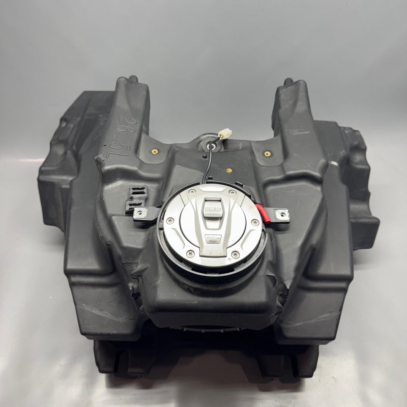 BMW K1600GT FUEL TANK 2010 2011 2012 2013 2014 2015 2016 OEM 8546376