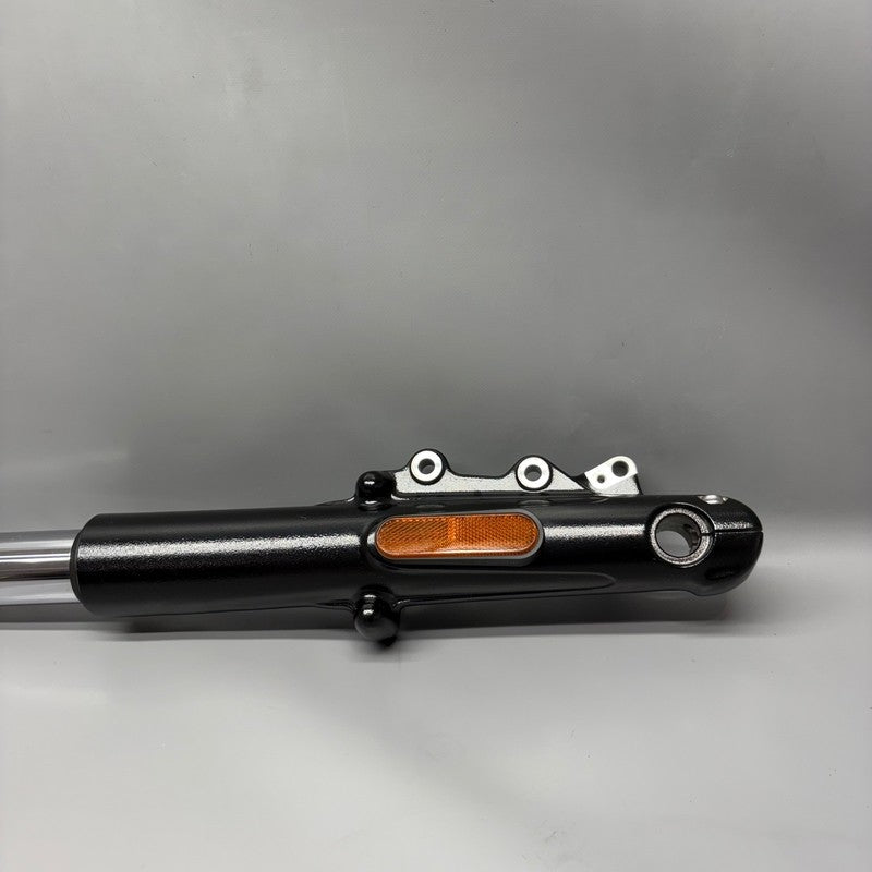 7105805 BMW R18 B FROK LEG LEFT 2020 2021 2022 2023 2024 OEM 7105805