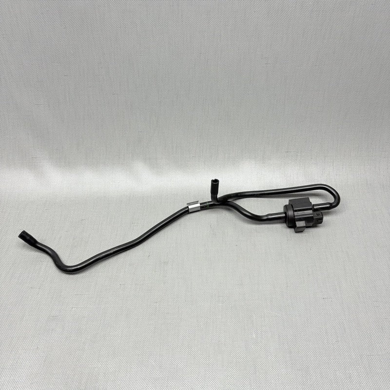 8567224 BMW R1250 GS RIGHT FUEL TANK BREATHER VALVE 2018 2019 2020 OEM 8567224