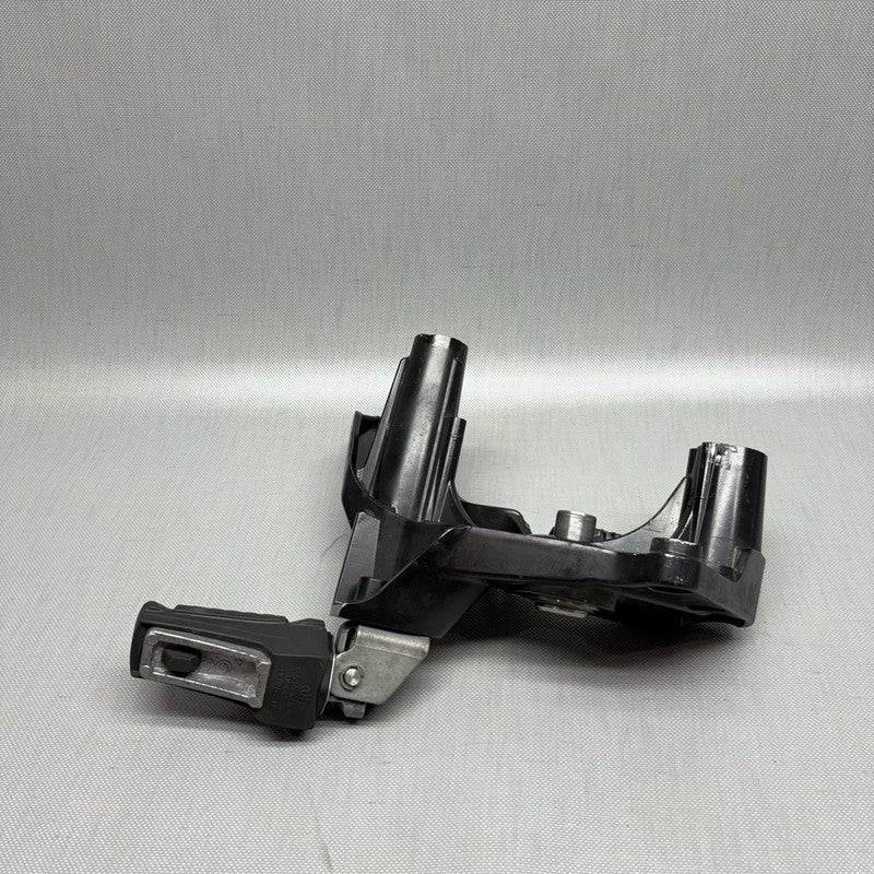 7725449 BMW C 650 SPORT LEFT ENGINE MOUNT 2014 2015 2016 2017 2018 2019 2020 OEM 7725449