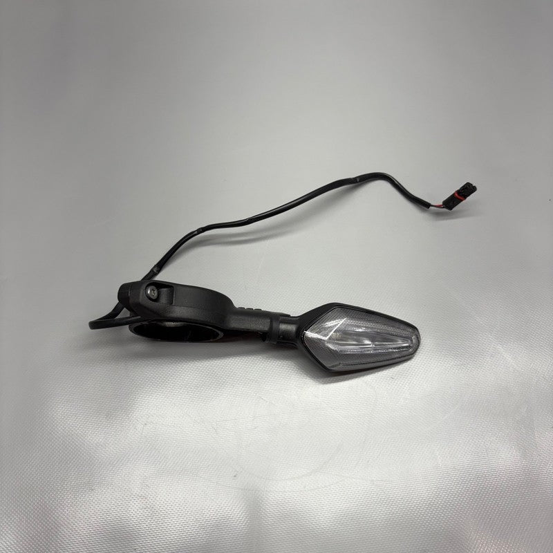 7108274 BMW R12 NINE T SIGNAL LIGHT RIGHT FRONT 2022 2023 2024 2025 OEM 7108274