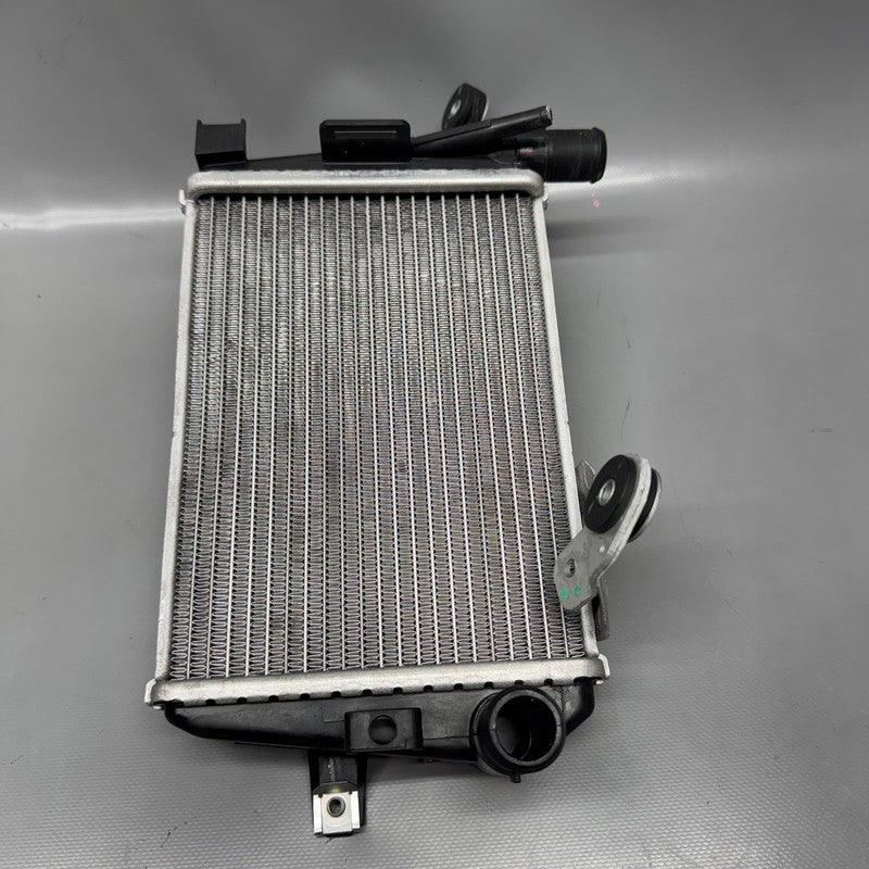 8546408 BMW R1250RT RADIATOR LEFT 2013-2017 2018 2019 2020 2021 2022 2023 2024 OEM