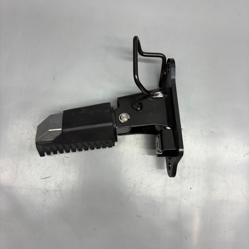 8558604 BMW C400X FOOTPEG RIGHT REAR 2018 2019 2020 OEM 8558604