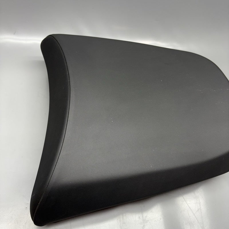 7667726 BMW R1200GS PASSENGER SEAT  2009 2010 2011 2012 2013 OEM 7667726