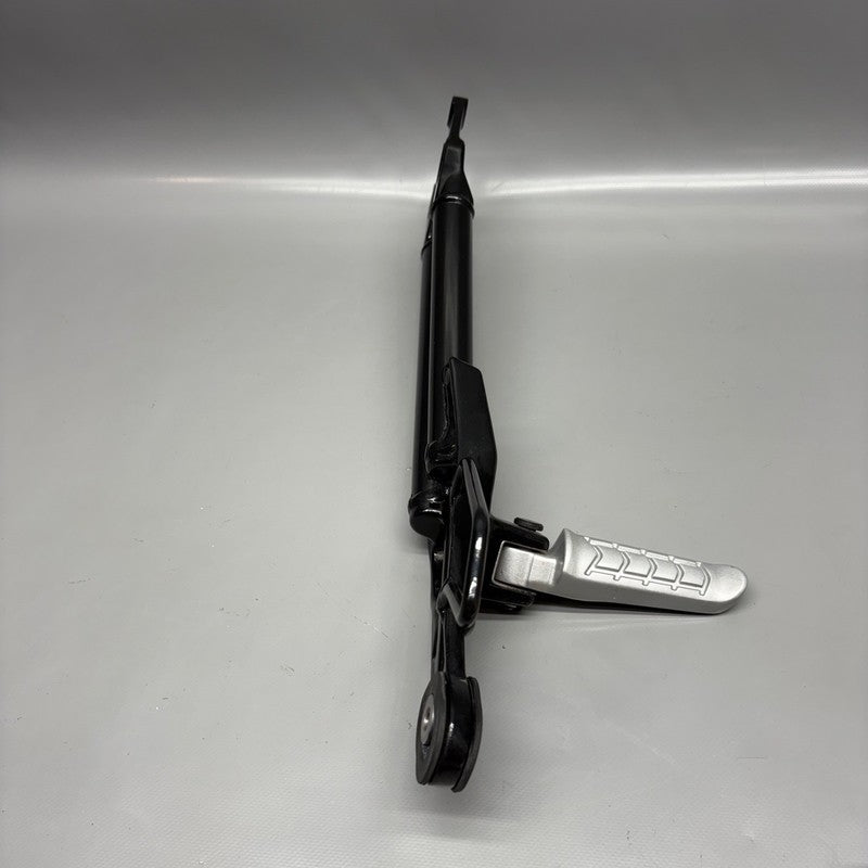 G310 GS BMW G310 GS FOOTREST BRACKET RIGHT REAR 2016-2020 2021 2022 2023 2024 2025 OEM