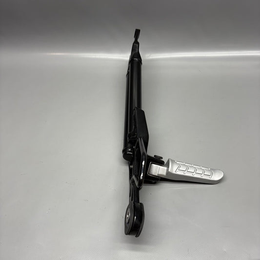 G310 GS BMW G310 GS FOOTREST BRACKET RIGHT REAR 2016-2020 2021 2022 2023 2024 2025 OEM