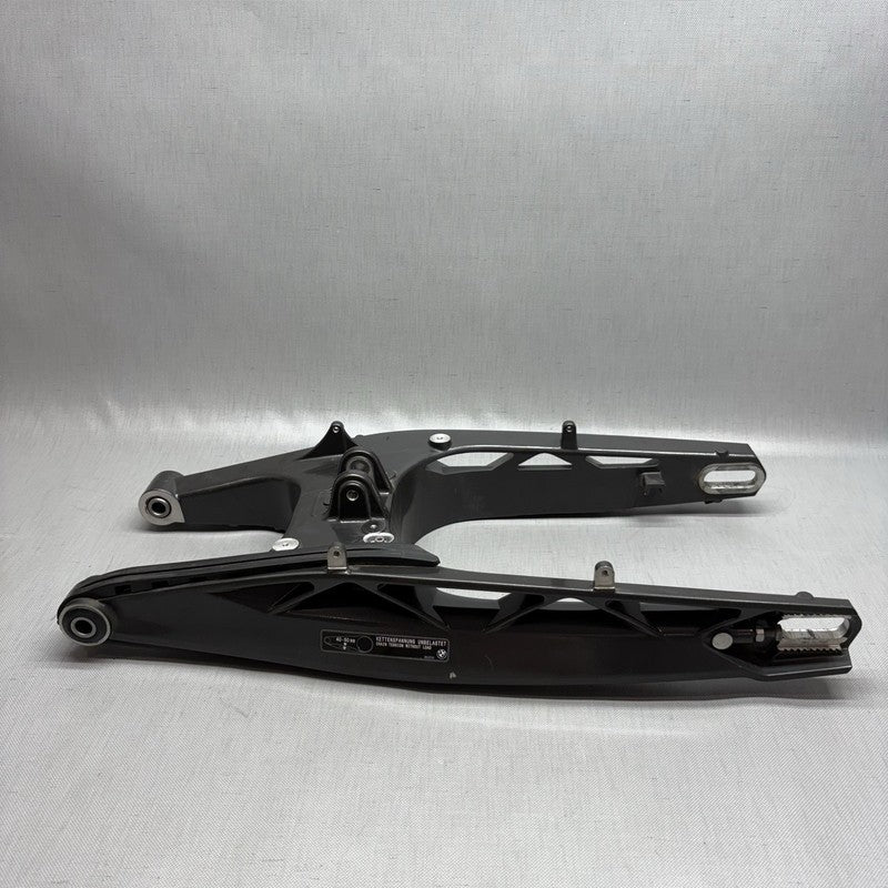 8554126 BMW G 310R REAR SWINGARM 2016 2017 2018 2019 2020 OEM 8554126