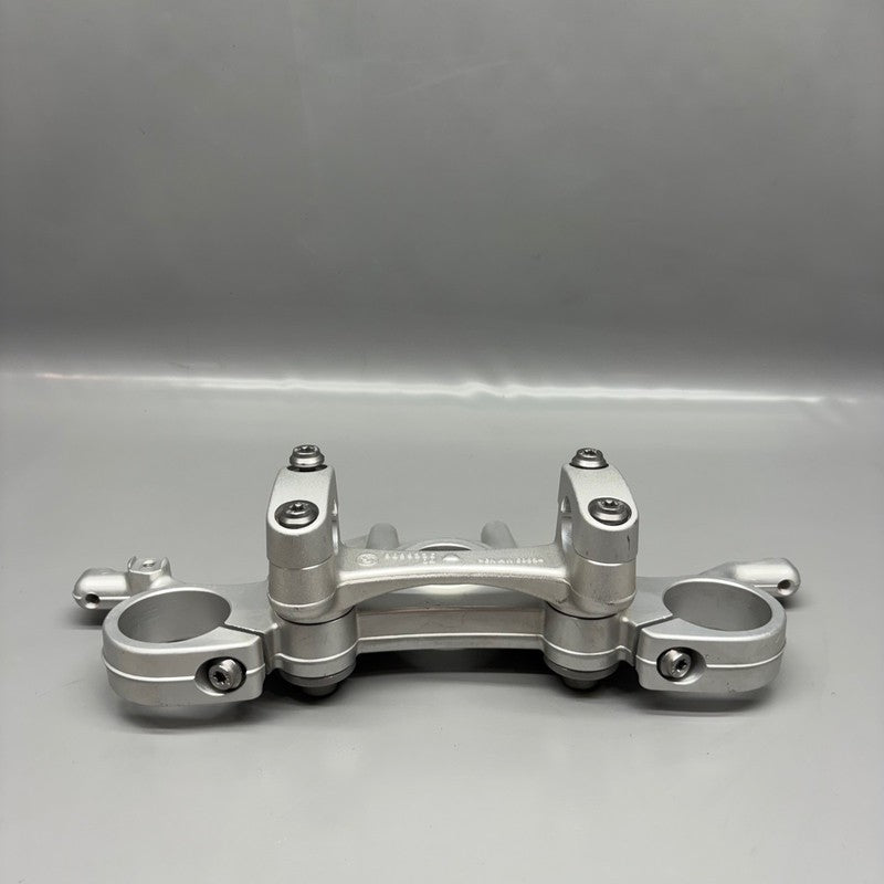 9899334 BMW R18 B FORK CROSS BRACE UPPER 2020 2021 2022 2023 2024 OEM 9899334