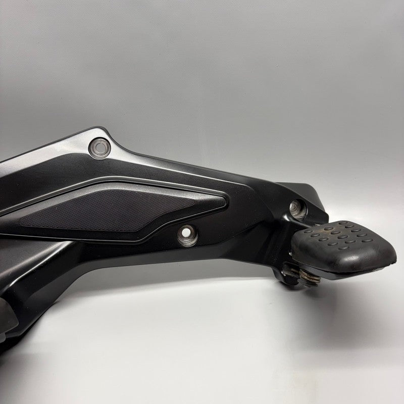 BMW K1600 BAGGER FOOTPEG PLATE RIGHT 2017 2018 2019 2020 2021 OEM 8559
