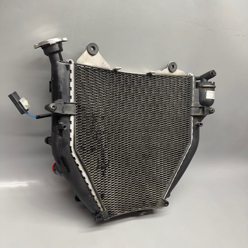 BMW K1600GTL RADIATOR 2015 2016 2017 2018 2019 2020 2021 OEM 7726415