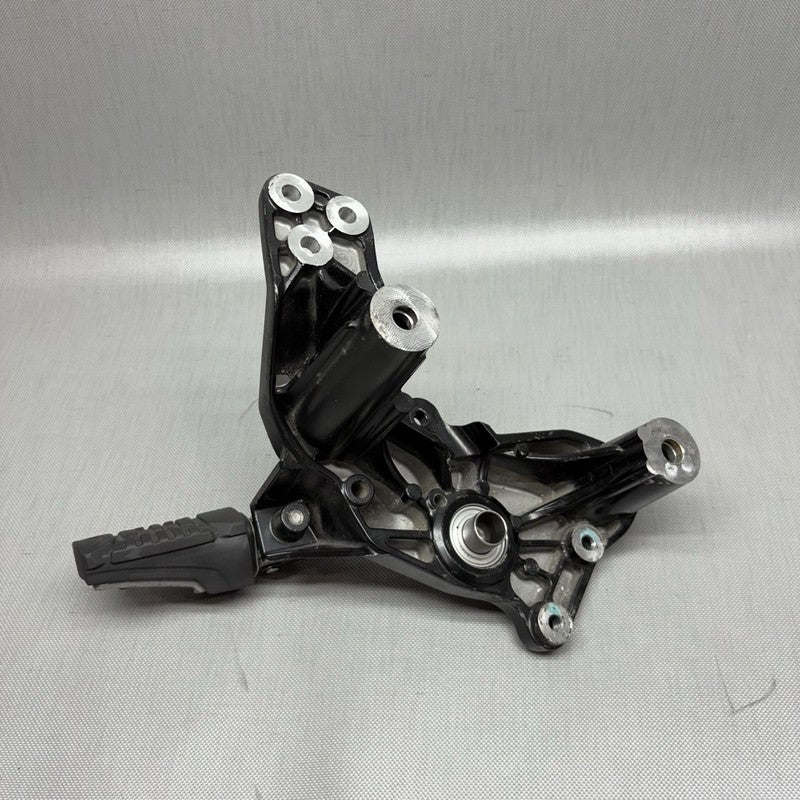 7725449 BMW C 650 SPORT LEFT ENGINE MOUNT 2014 2015 2016 2017 2018 2019 2020 OEM 7725449