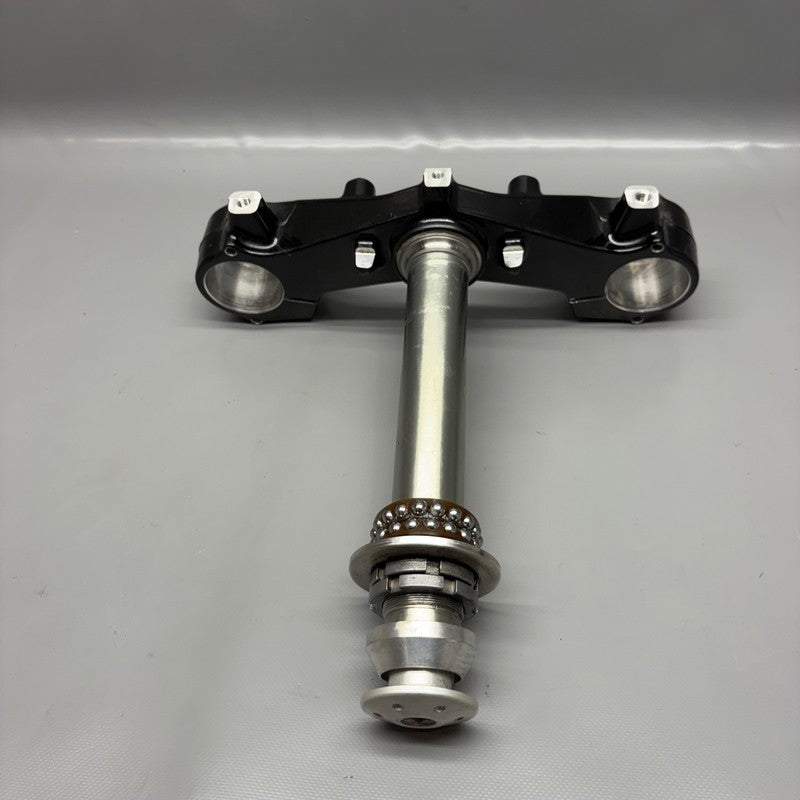 9899335 BMW R18 B LOWER FORK CROSS BRACE  2020 2021 2022 2023 2024 OEM 9899335