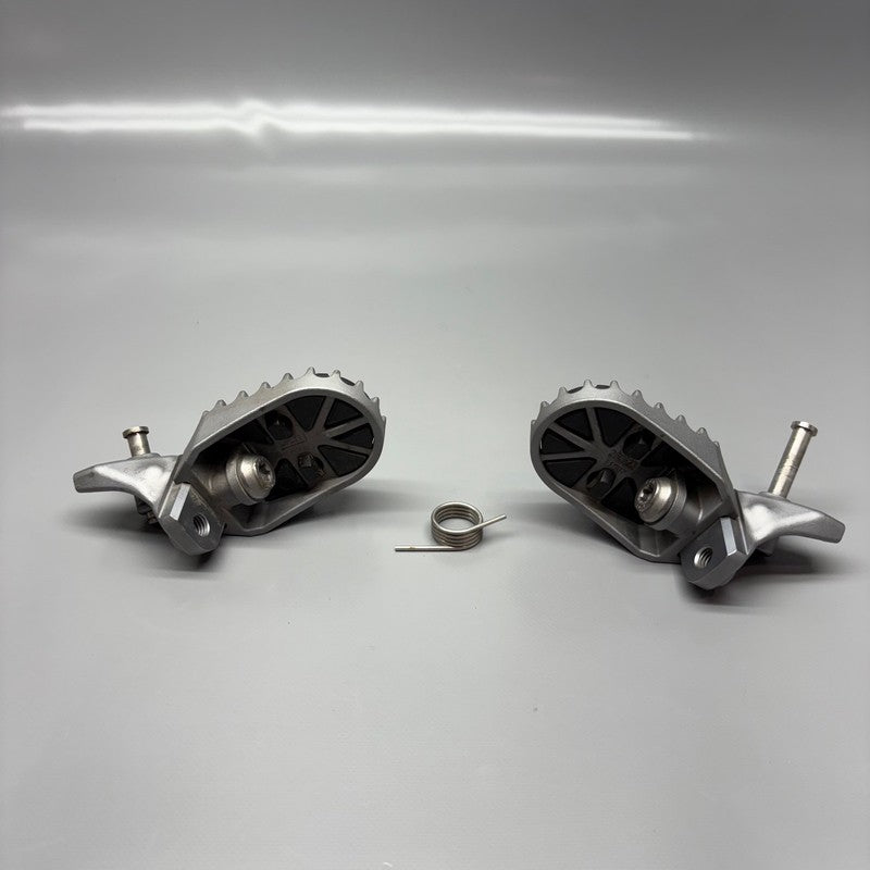 BMW R1300GS FOOTREST LEFT RIGHT 2022 2023 2024 OEM