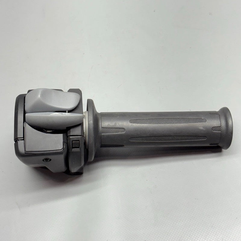 BMW R1200GS HANDLEBAR GRIP RIGHT  2009 2010 2011 2012 2013 OEM 7727067