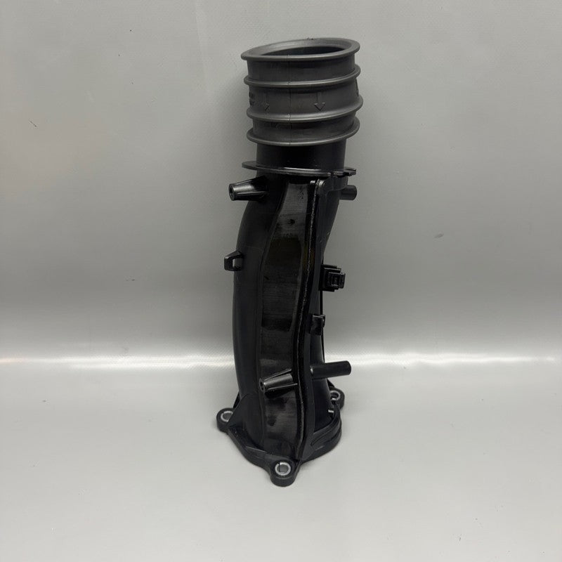 R18 TRANSCONTINENTAL BMW R18 TRANSCONTINENTAL SUCTION TUBE LEFT 2020 2021 2022 2023 2024 2025 OEM